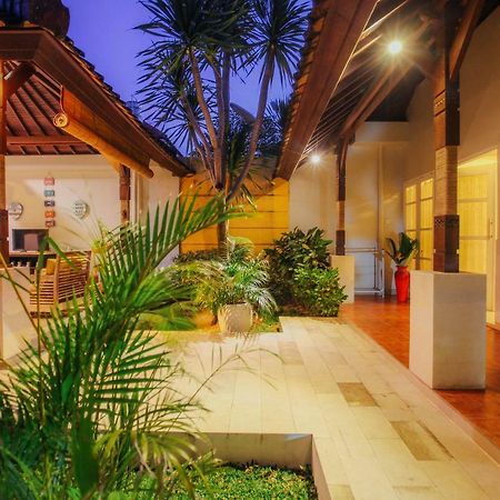 Villa Matahari Seminyak Exteriör bild